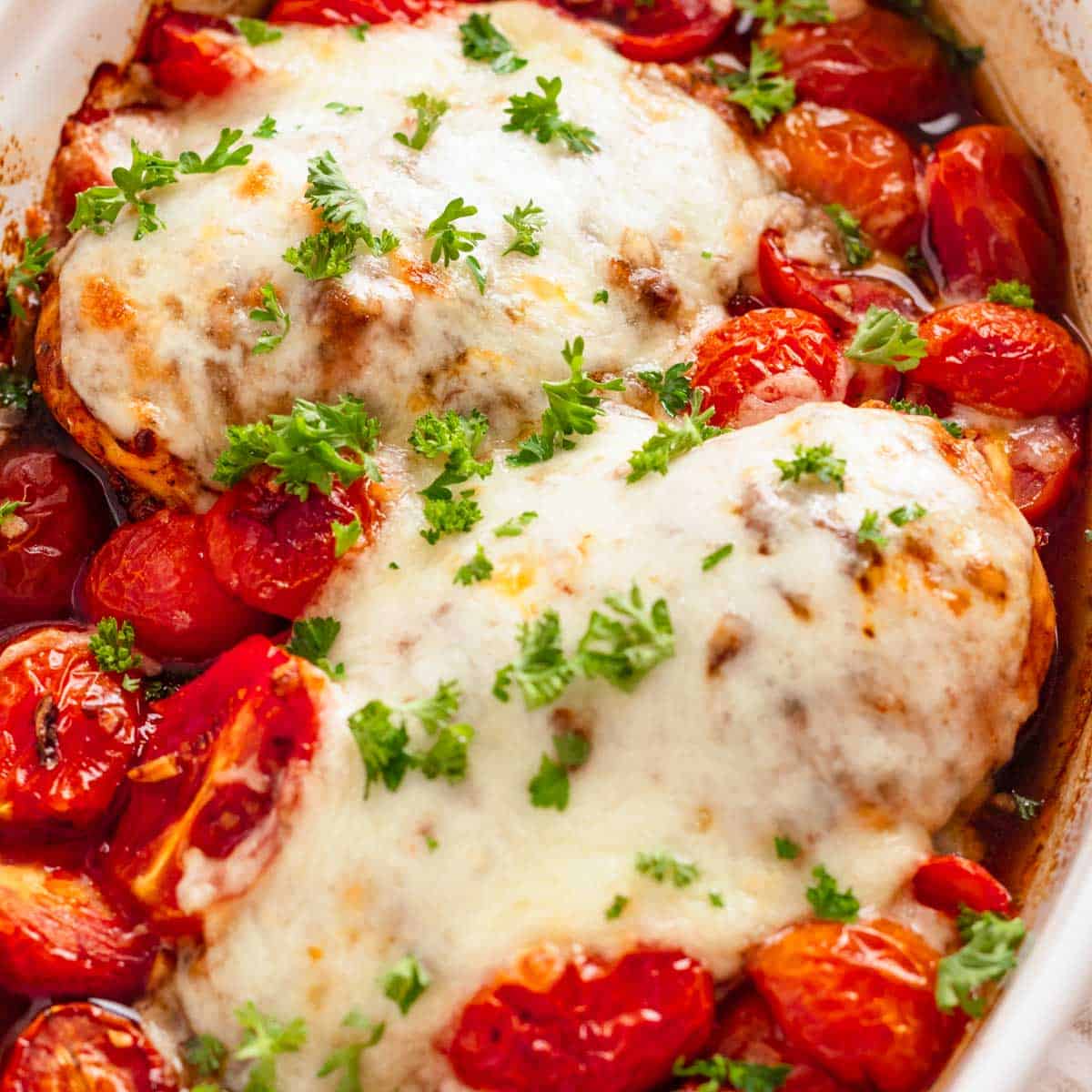 One-Pan Baked Chicken and Cherry Tomatoes: Easy Weeknight Dinner